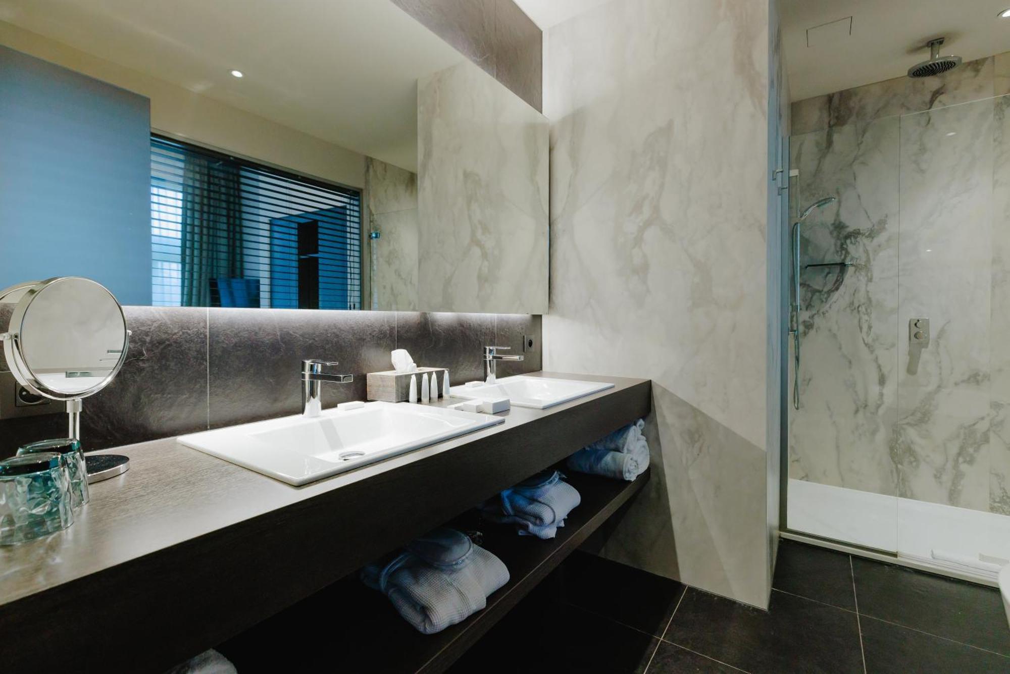 Terhills Hotel Maasmechelen Zewnętrze zdjęcie